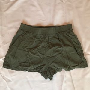 Ruffled shorts